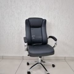 Кресло Barneo K-45 для руководителя (черная экокожа) в Сургуте - surgut.mebel24.online | фото